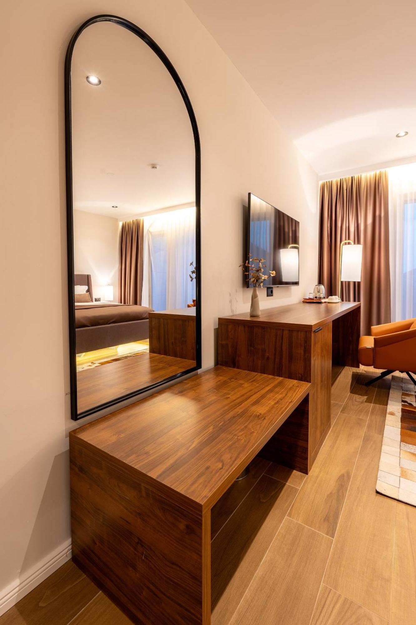 Ruby Hotel Prishtina Prishtine Bagian luar foto