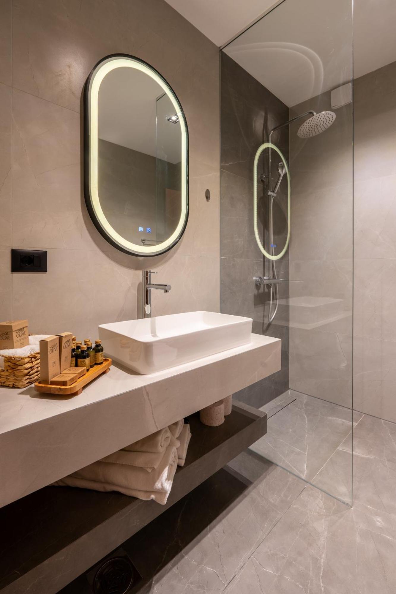 Ruby Hotel Prishtina Prishtine Bagian luar foto