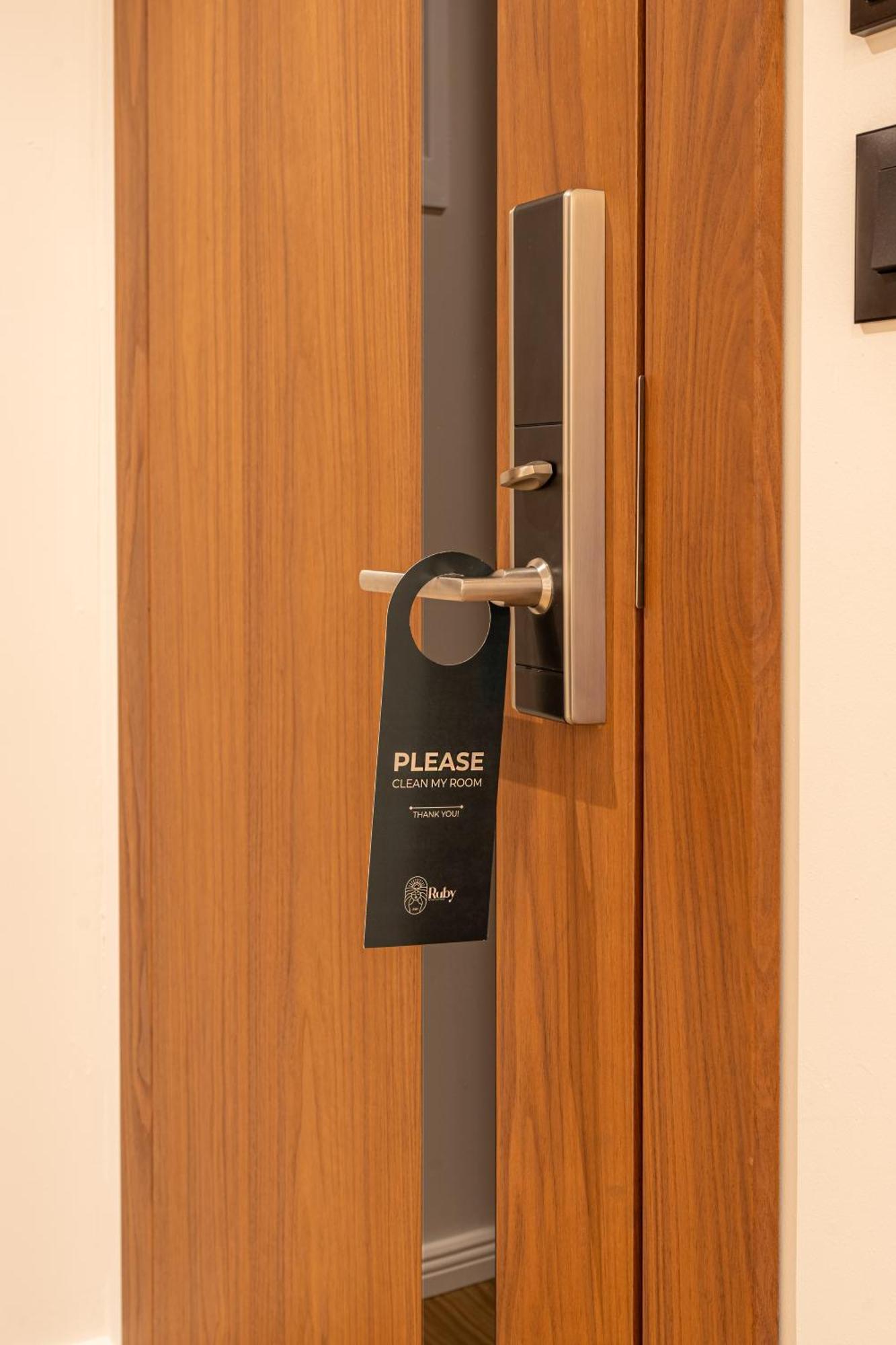 Ruby Hotel Prishtina Prishtine Bagian luar foto