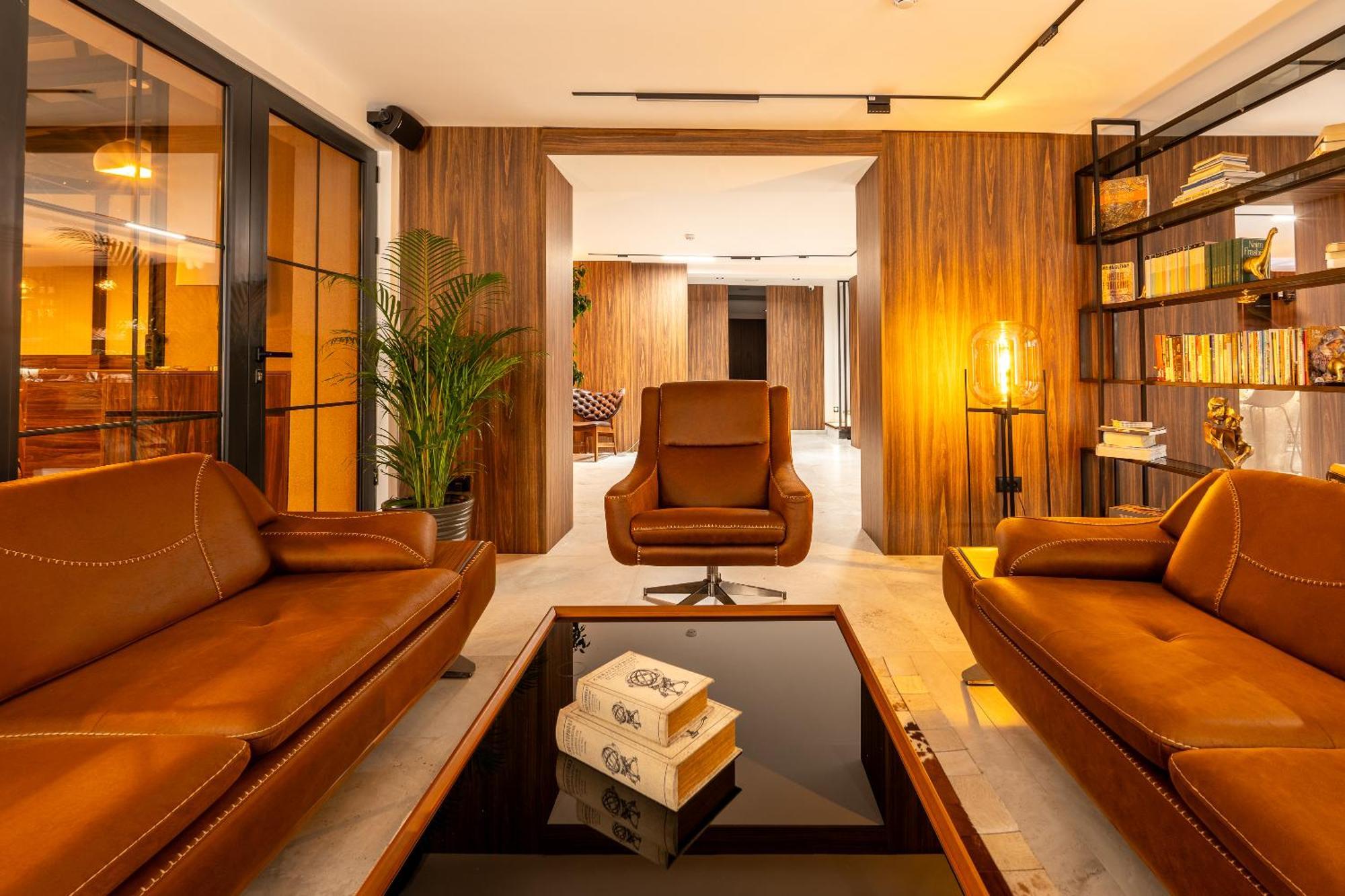 Ruby Hotel Prishtina Prishtine Bagian luar foto