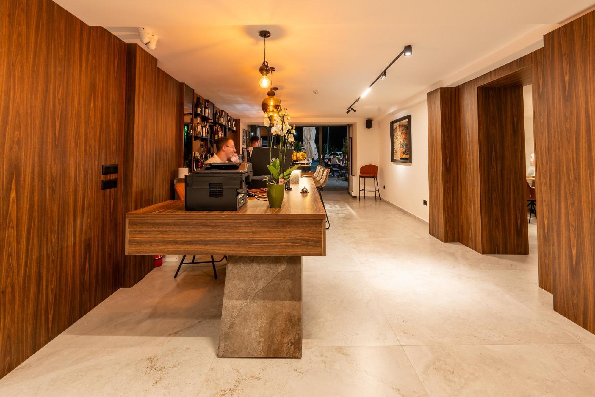 Ruby Hotel Prishtina Prishtine Bagian luar foto