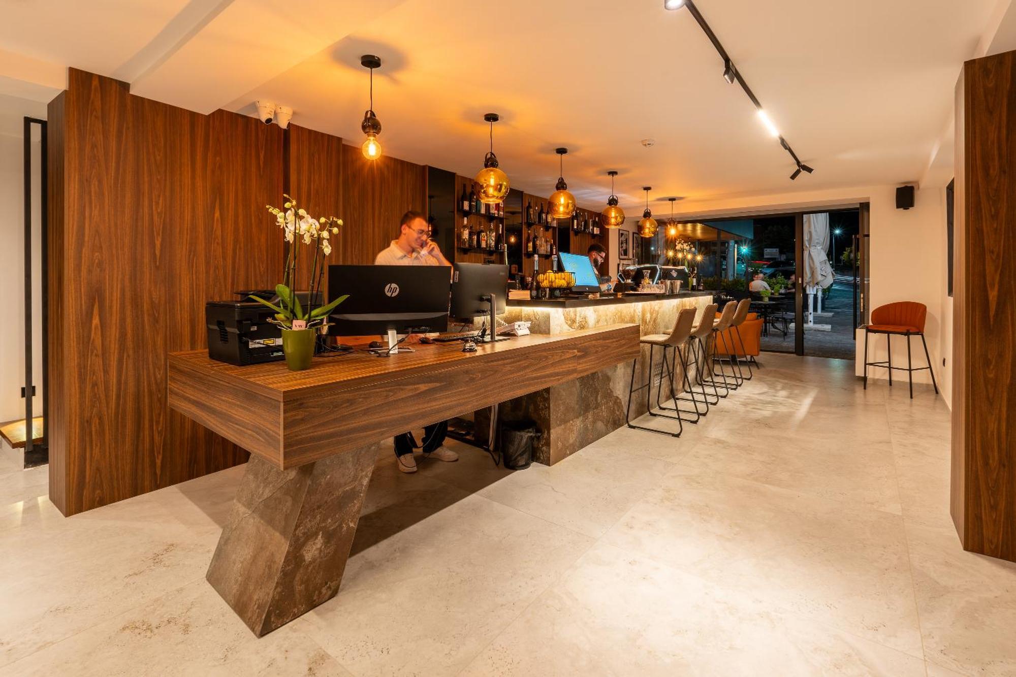 Ruby Hotel Prishtina Prishtine Bagian luar foto