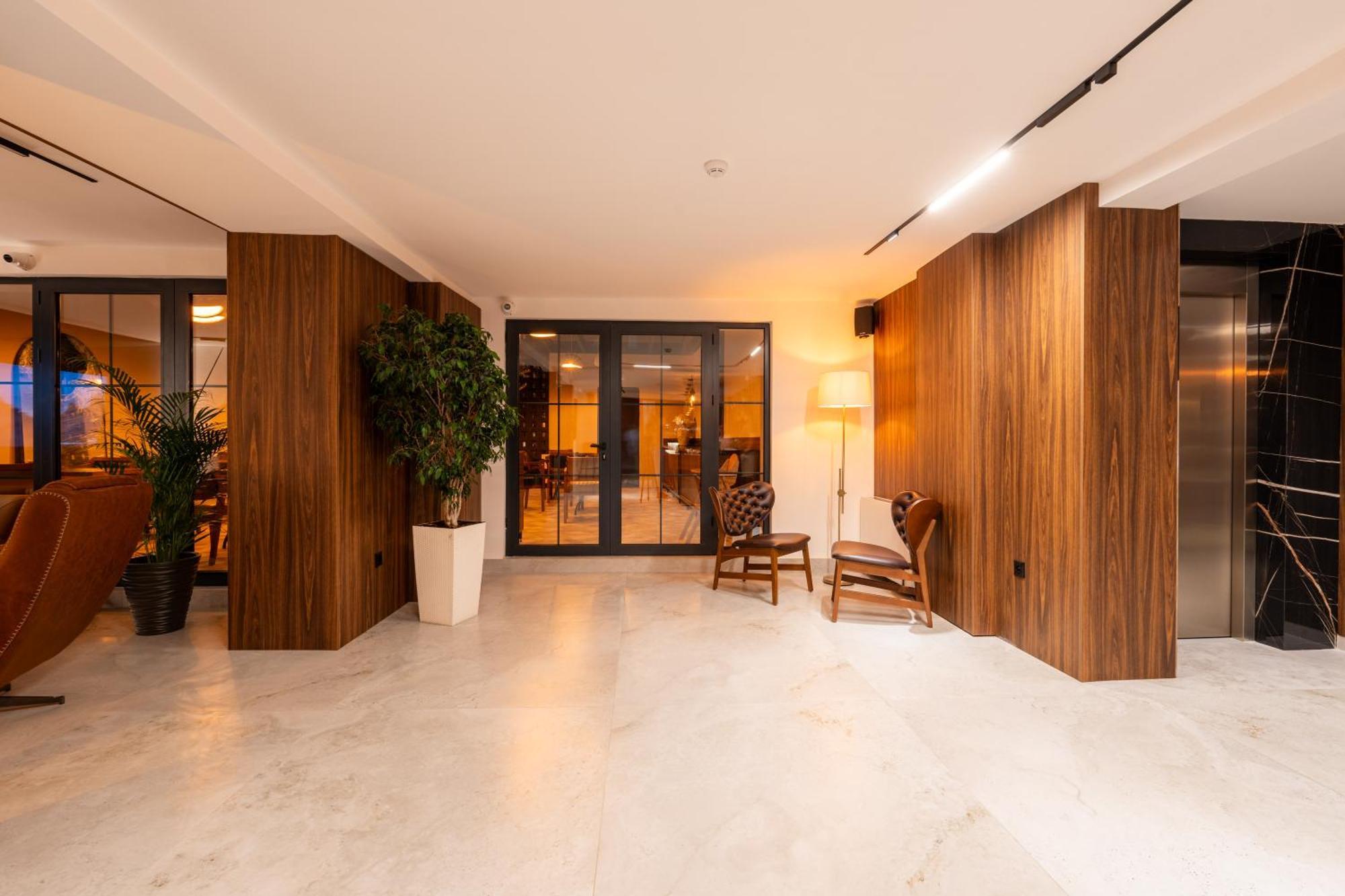 Ruby Hotel Prishtina Prishtine Bagian luar foto