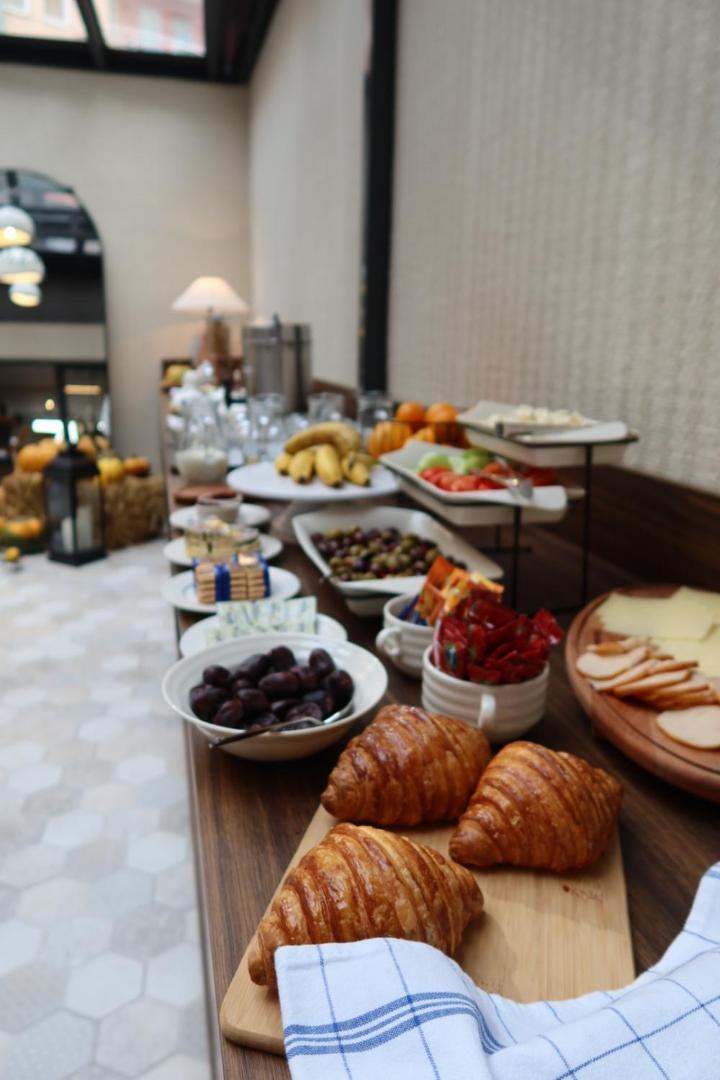 Ruby Hotel Prishtina Prishtine Bagian luar foto